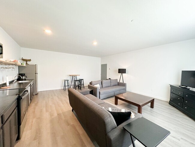 Building Photo - Corner Residence with patio