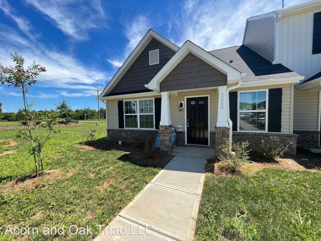 3 br, 2.5 bath House 7600 Oliver Park Dr House Rental in Whitsett