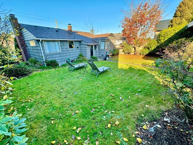 Foto del edificio - Large Mid-Century Charmer in Sunset Hill!