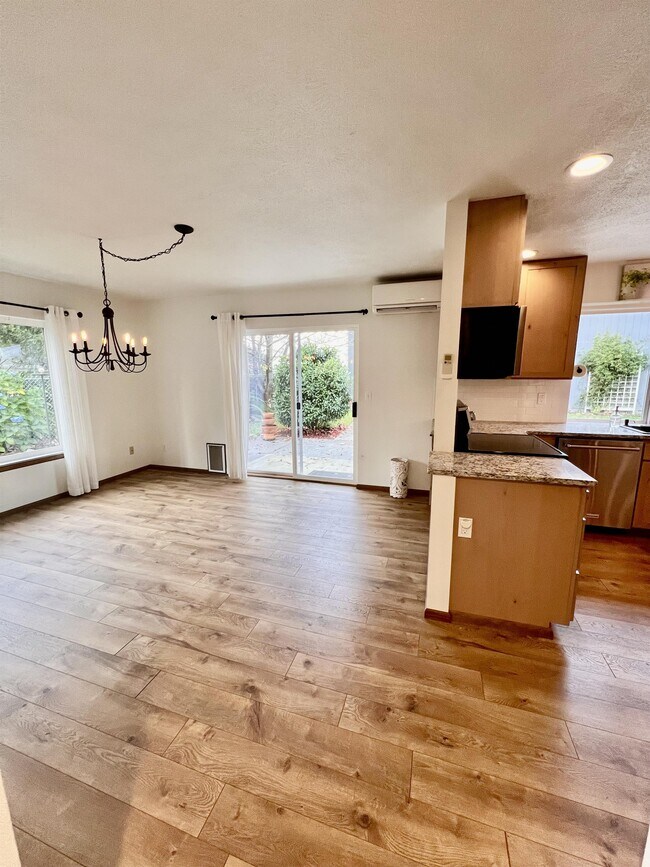 Building Photo - 15502 Morrison Ln