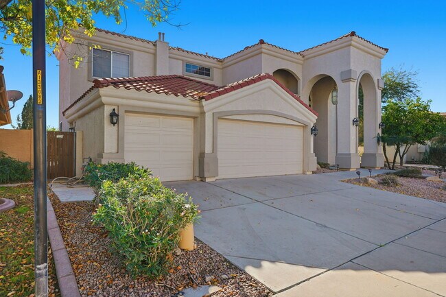 Foto del edificio - 1425 W Commerce Ave