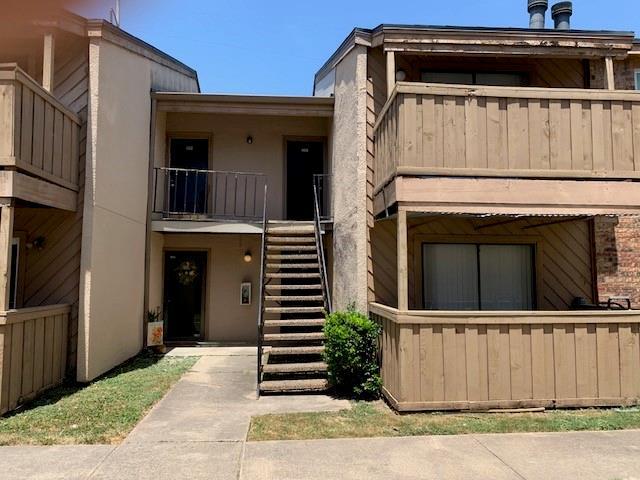 Foto principal - 8110 Skillman St