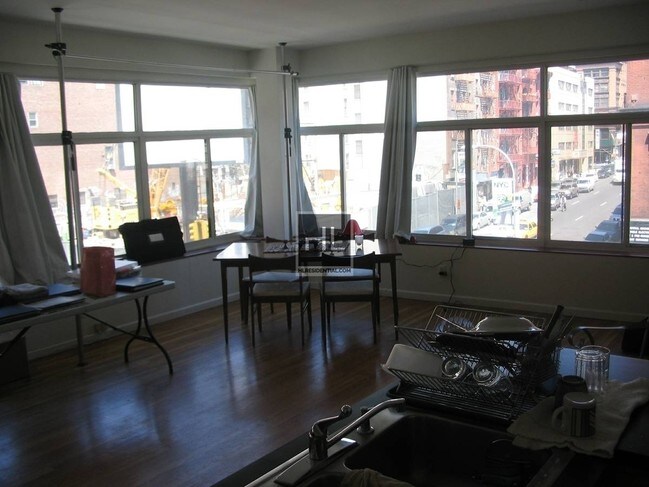Building Photo - 161 Lafayette Ave