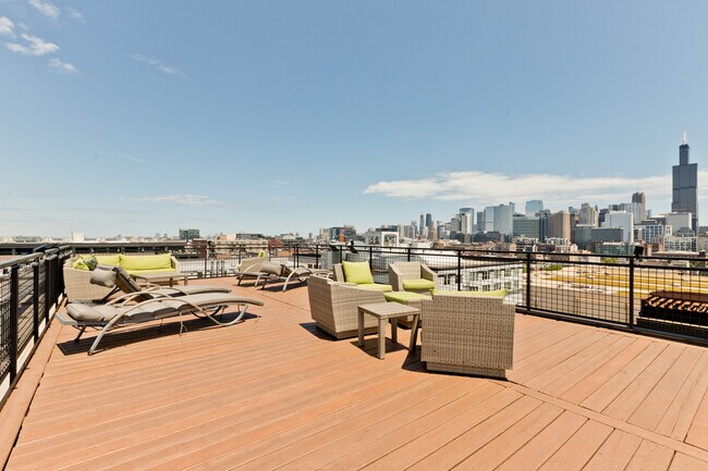 Foto del edificio - 1224 W Van Buren St