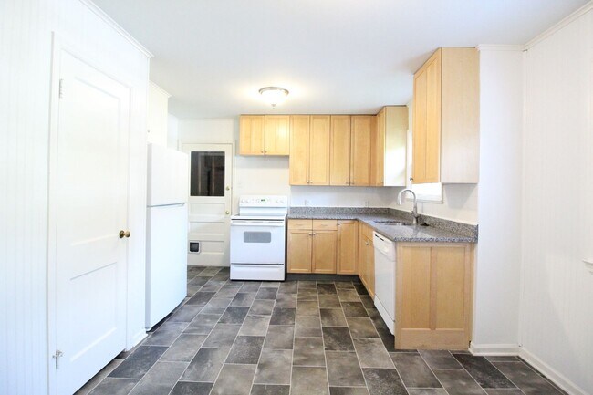 Building Photo - 2 Bedroom 1 Bath Home in Roeland Park