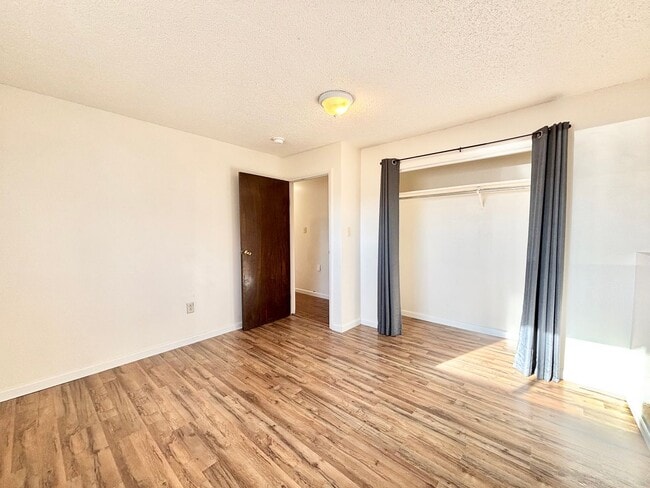 Foto del edificio - 207 W Rosebud Ave