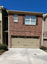 Building Photo - 223 Bobbie Way