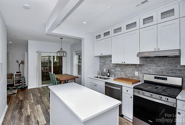 Foto del edificio - 2625 E 5th St