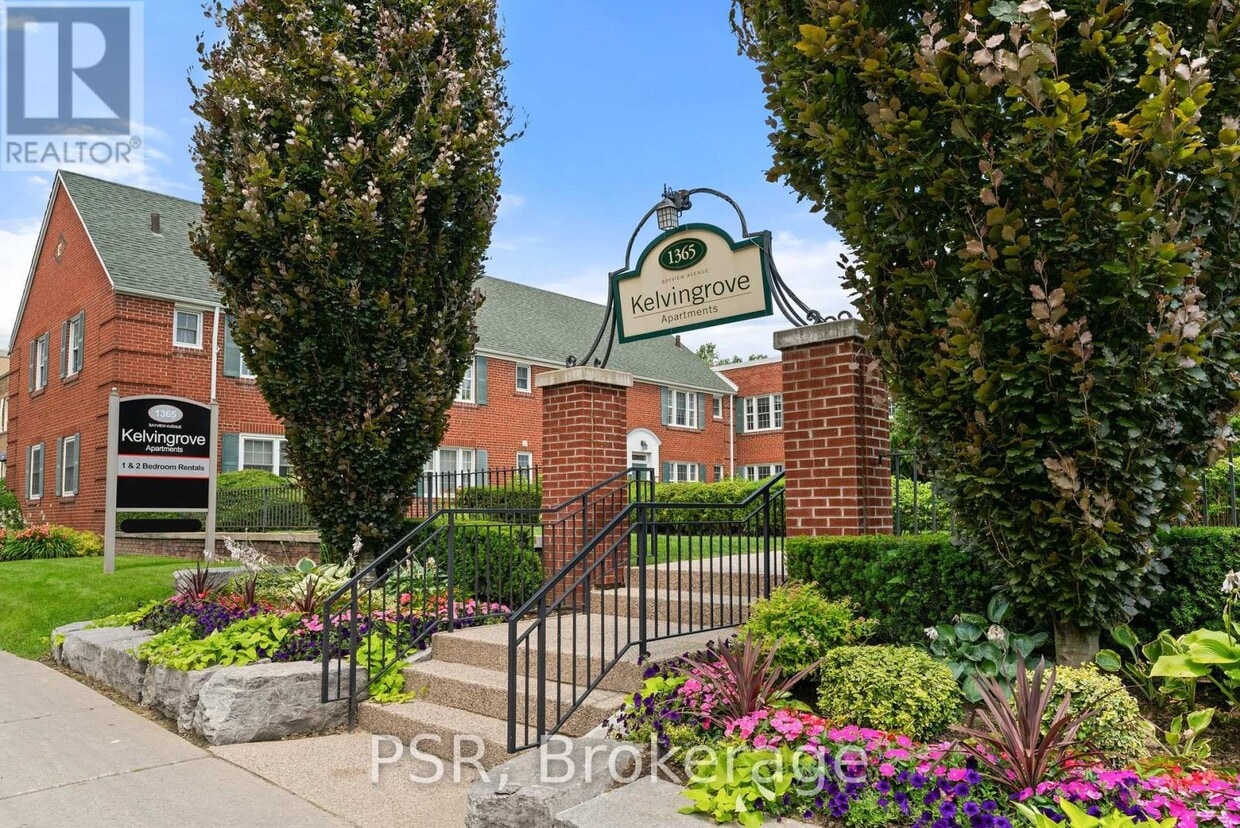 Primary Photo - 1365-1365 Bayview Ave