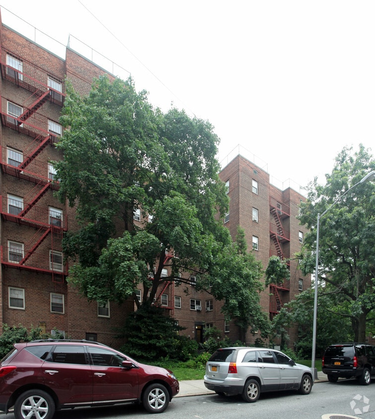 Building Photo - 82-41 Hoover Ave