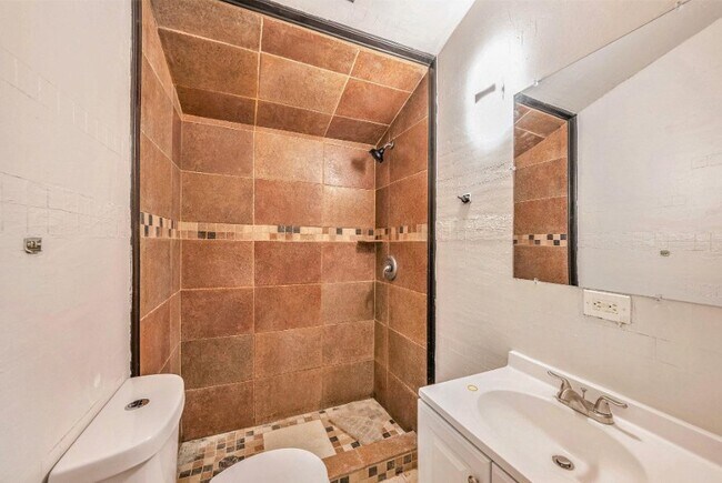 Foto del edificio - 3216 71st Ave N