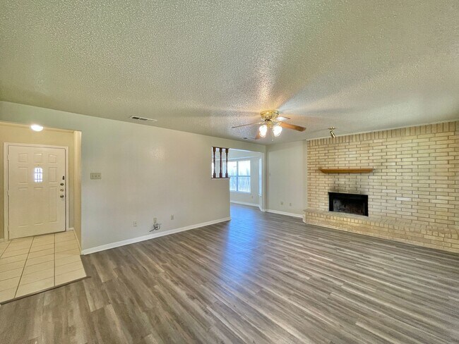 Foto del edificio - Viewable Now!  Pets Accepted!
