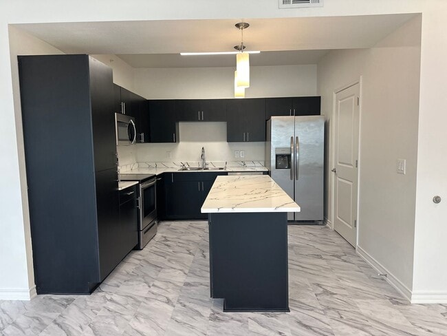 Interior Photo - Hampton Astoria