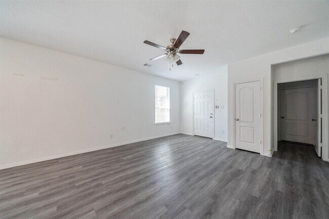 Foto del edificio - 16743 Rover Ln