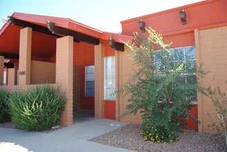 Building Photo - 5524 Oakbriar Cir