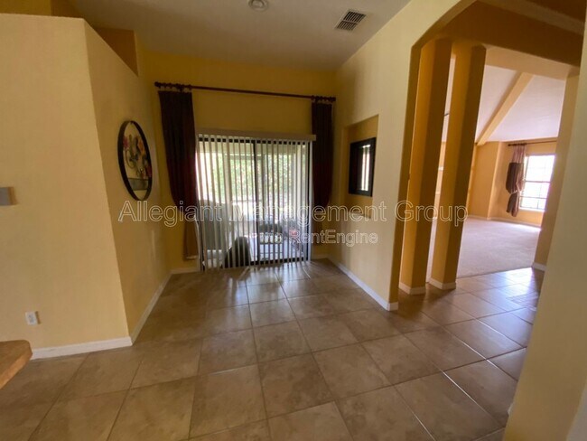 Foto del edificio - 2703 Gullane Ct