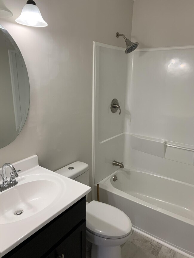 Foto del edificio - 1335 Claranette Ct