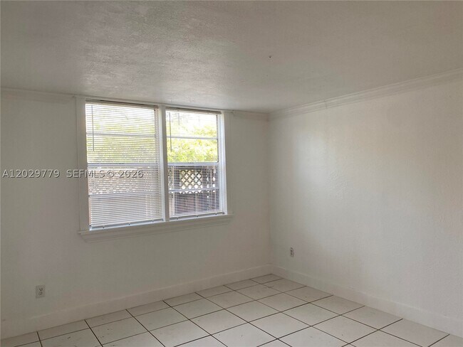 Foto del edificio - 4670 NW 79th Ave