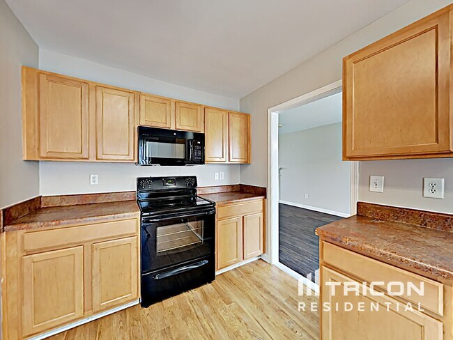 Building Photo - 522 Tansy Dr
