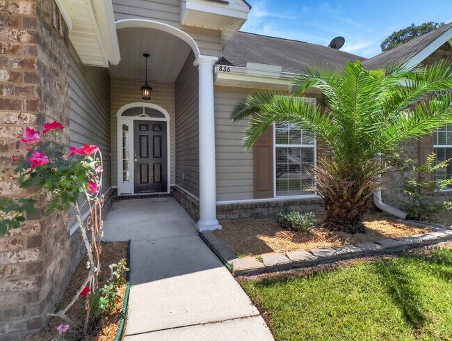 Foto del edificio - 3 Bed/2 Bath Home in Main Street!