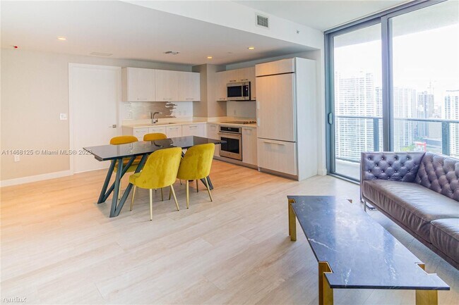 Foto del edificio - 2 br, 2 bath Condo - 45 SW 9th St Apt 3601