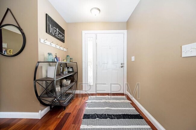 Foto del edificio - 5790 Clear Stream Way