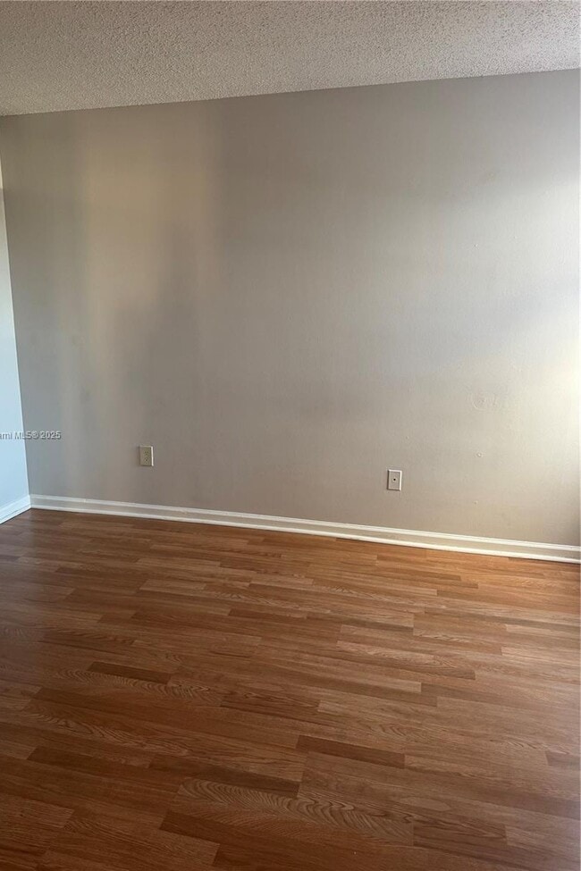 Building Photo - 1355 Crystal Way