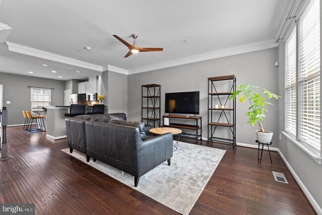 Foto del edificio - 4662 Hudson St