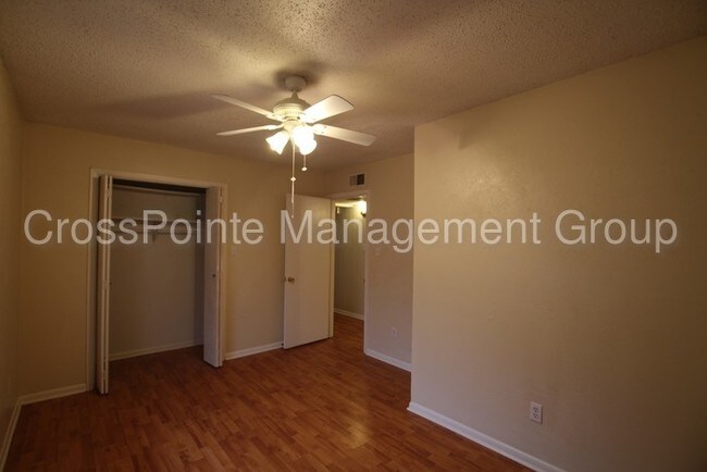 Building Photo - 2 Bedroom Town house for Rent in Lindale!