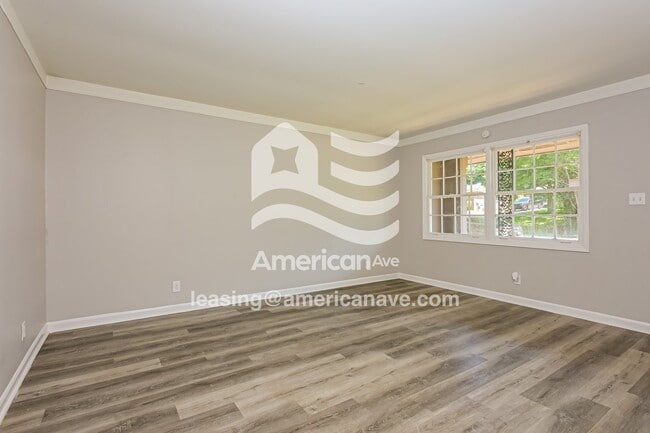 Building Photo - 4059 W Oak Dr