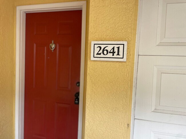 Building Photo - Beautiful 2br/2ba Visconti Townhome with G...