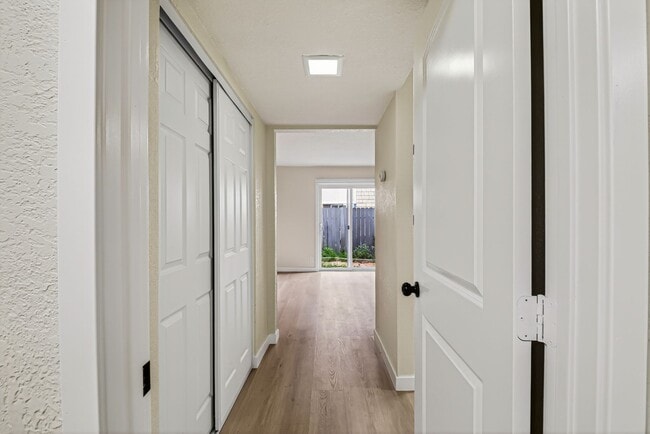 Foto del edificio - 1250 S Brookhurst St