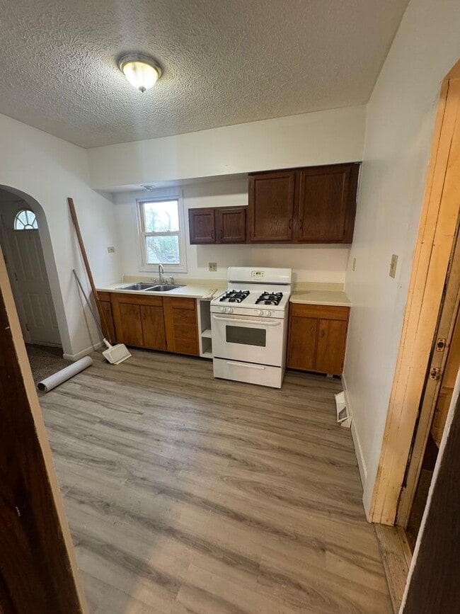 Foto del edificio - 44 E Brookside Ave