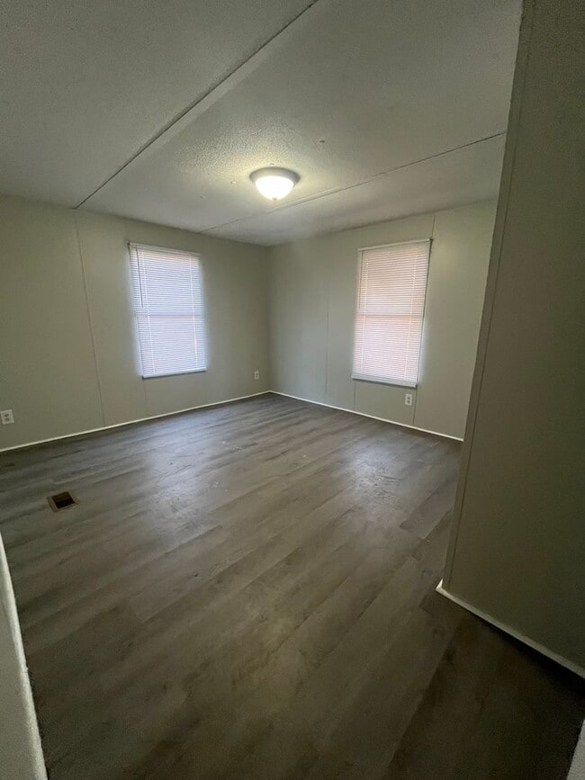 Building Photo - 3 bed 2 bath MH - Hazlehurst