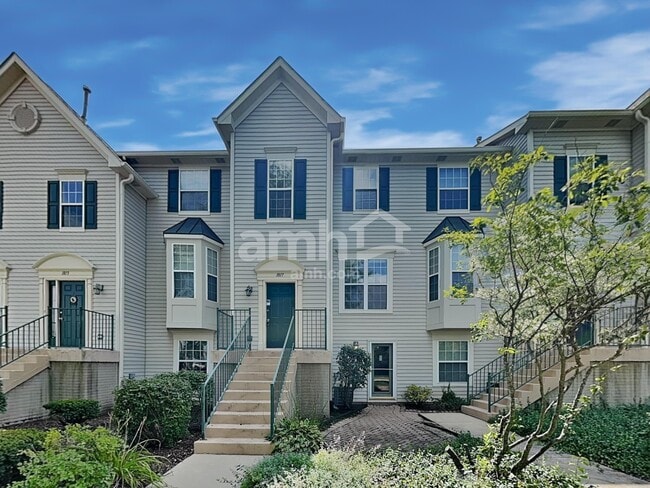 1817 Grandview Pl