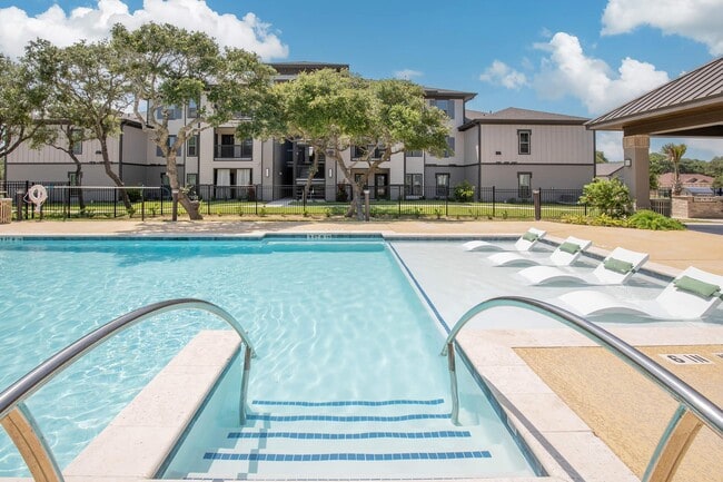 Building Photo - Ingleside Village