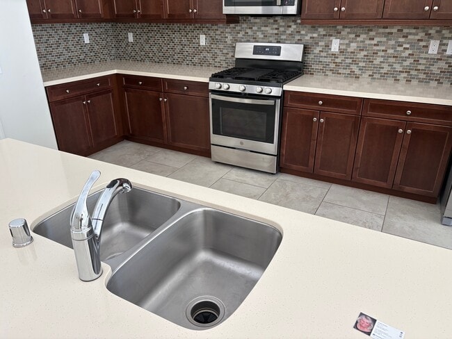 Foto del edificio - 43601 Brovello Dr