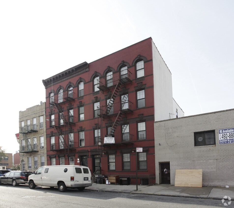Foto principal - 186 27th St