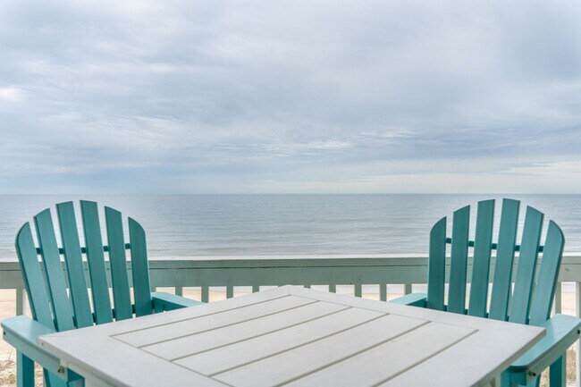 Building Photo - ELEGANT OCEANFRONT OFF-SEASON RENTAL FOR Y...