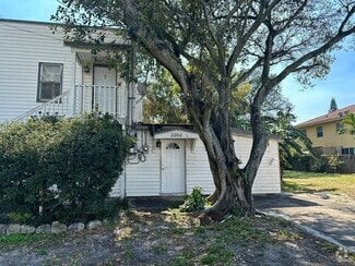 Building Photo - 2202 Van Buren St