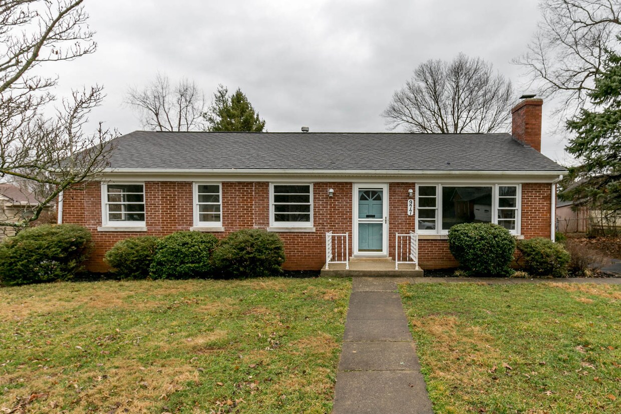 Primary Photo - 977 Stonewall Rd