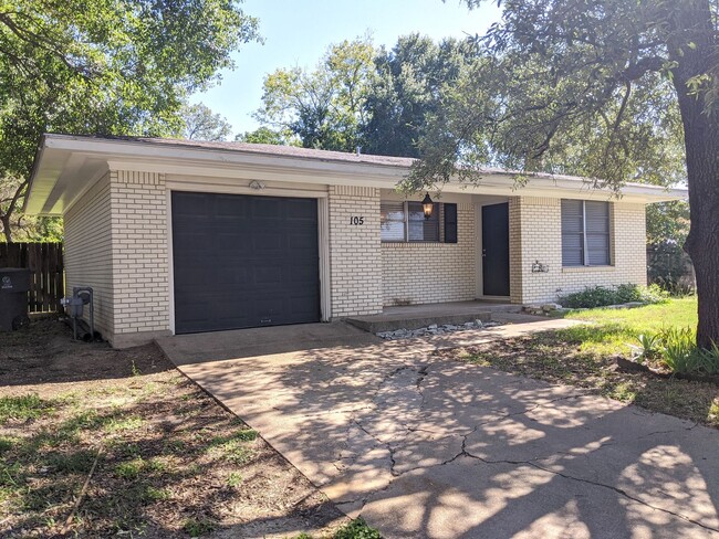 Foto del edificio - Cute 3 Bed, 1 Bath Home in Bryan for Augus...