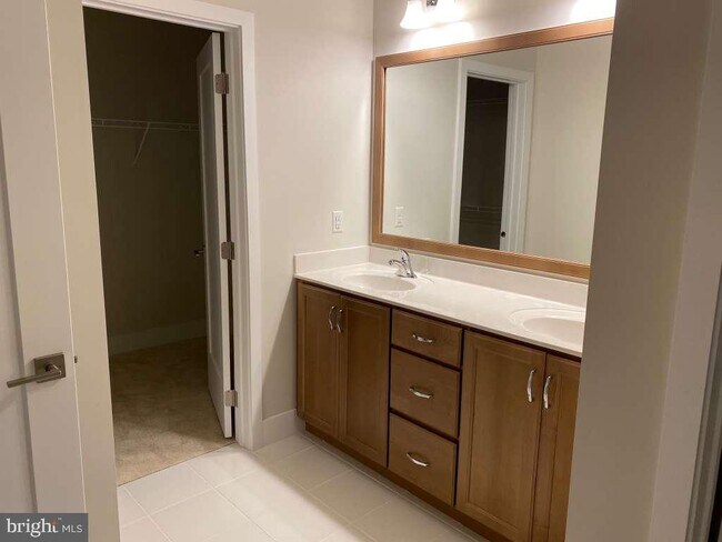 Foto del edificio - 1007 Morton Aly