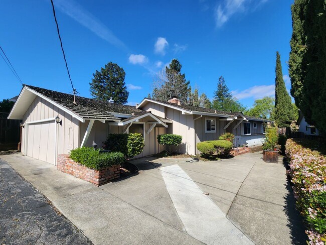 Building Photo - Updated 3 bedroom Redwood City home, on cu...
