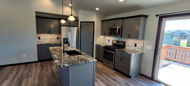 Foto del edificio - 541 Bull Run Dr