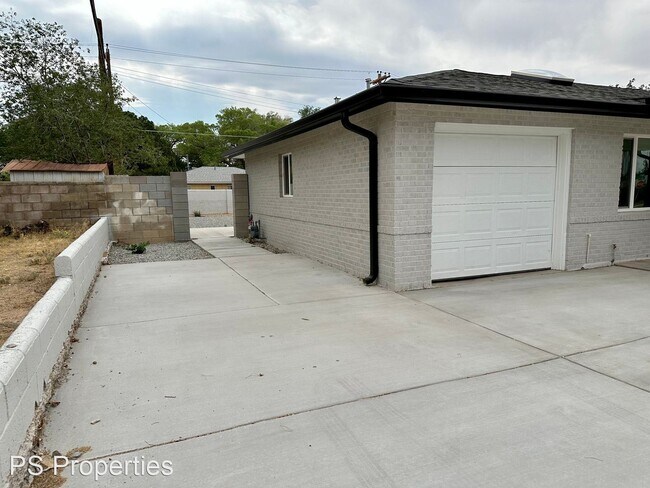Foto del edificio - 3 br, 1.5 bath House - 2008 Vermont St NE ...