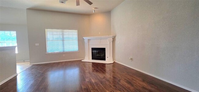 Building Photo - 913 Desert Trail