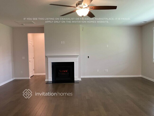 Foto del edificio - 8026 Forest Hills Dr