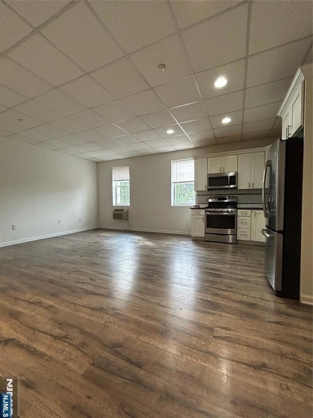 Building Photo - 61 Kansas St