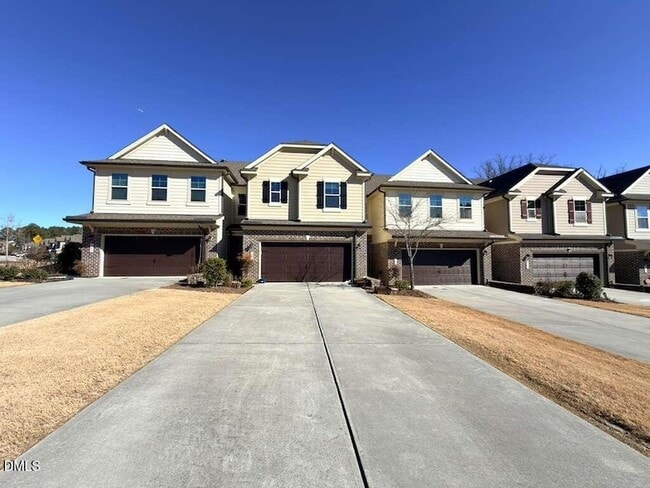 Building Photo - 305 Alamosa Pl